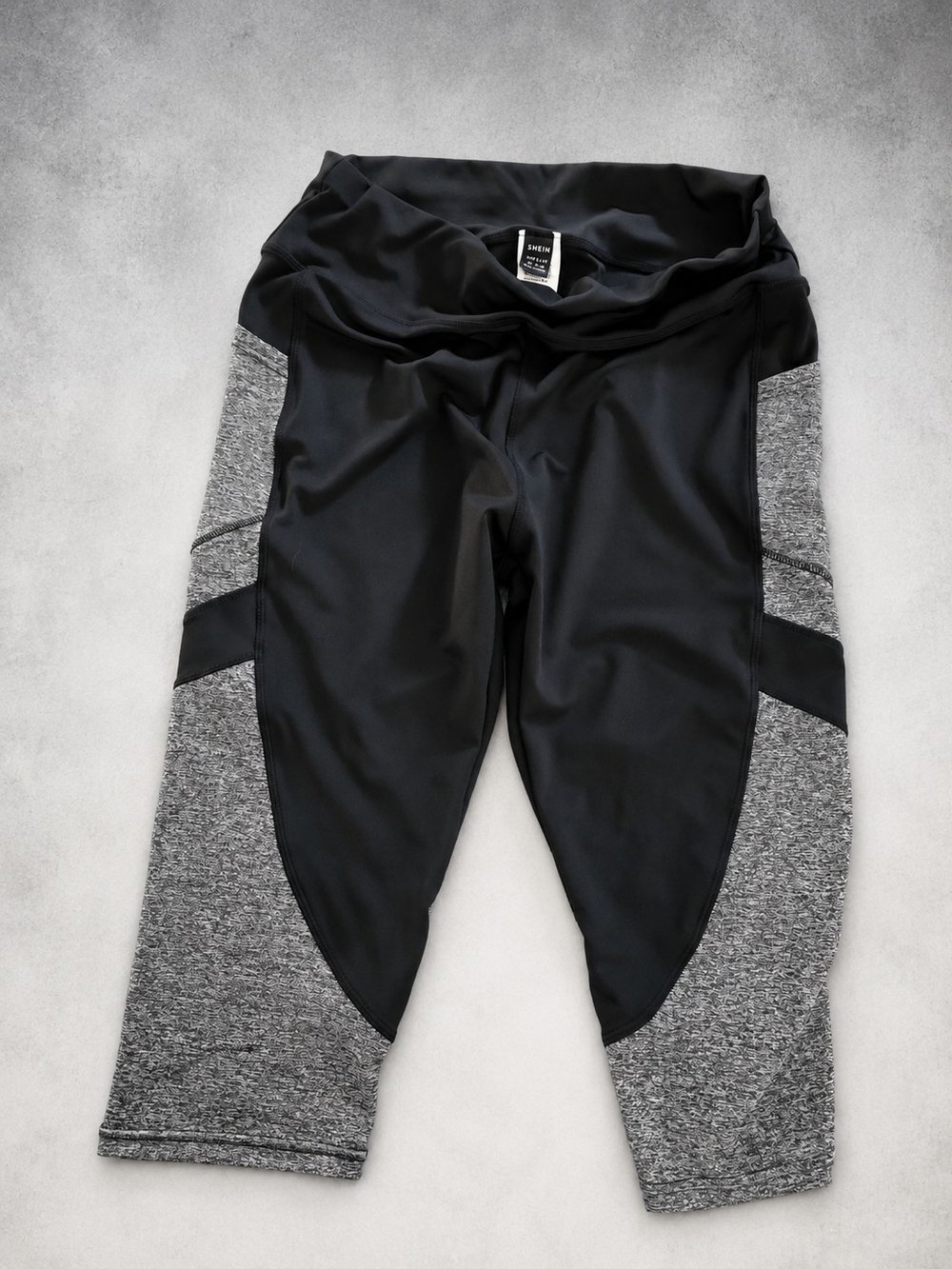 Workout Crop Pants - Black & Gray